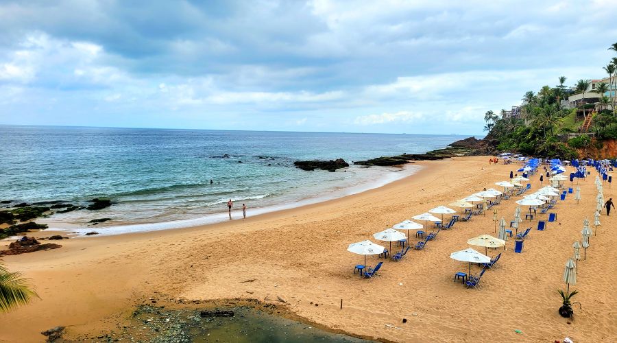 Vista da Praia da Paciência em Salvador.